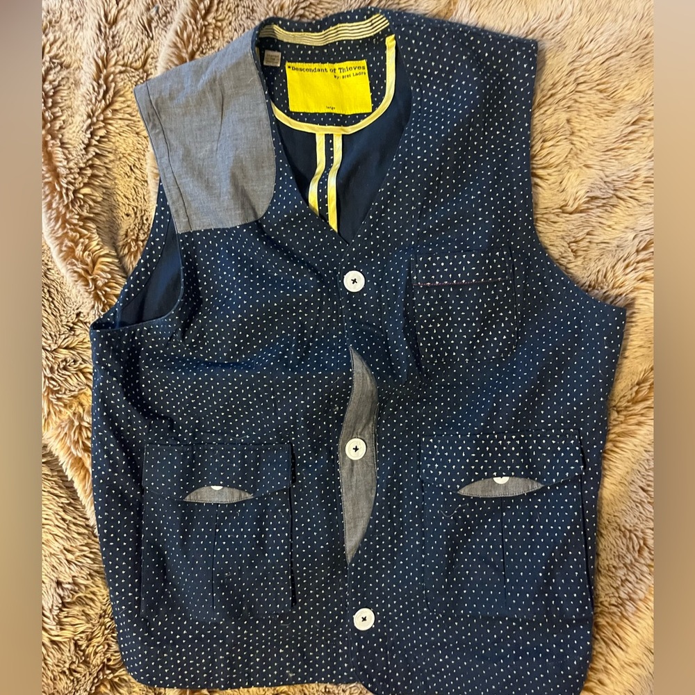 Descendant of Thieves Vest